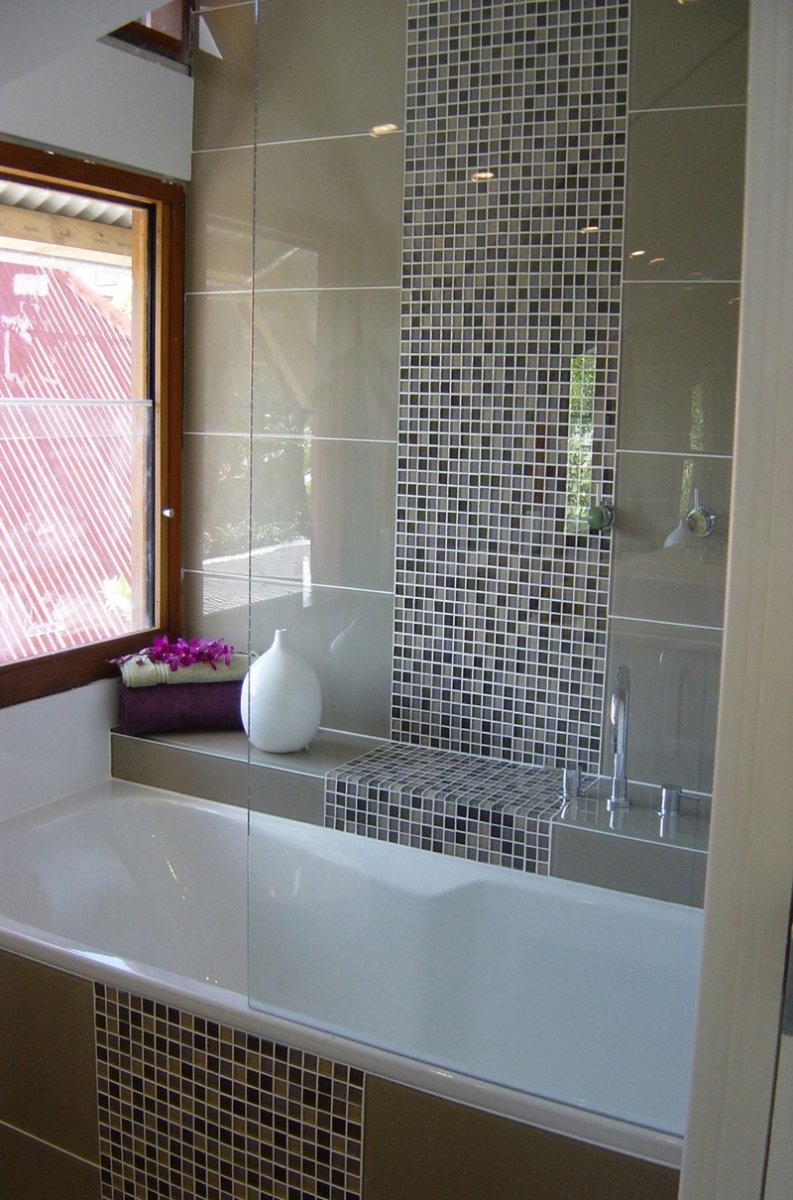плитка с мозаикой в ванной дизайн