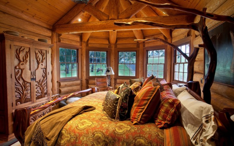 Дизайн спальни в деревянном доме фото
